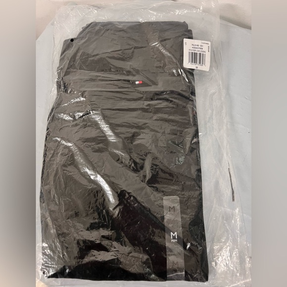 NWT - TOMMY HILFIGER Women's Slim Fit Logo Printed Leggings in Black - S… - Picture 9 of 10